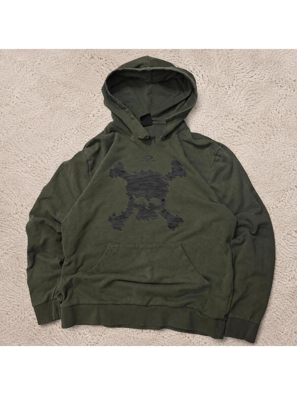 vintage style Y2K Oakley hoodie.